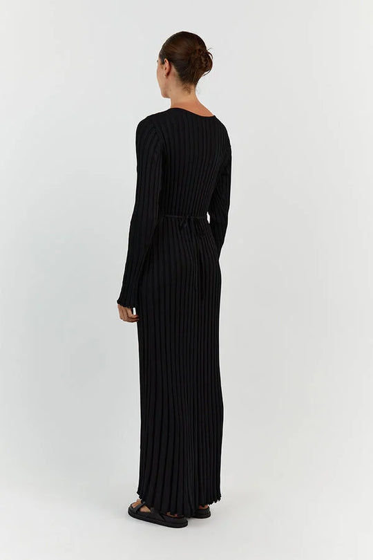 Yasmin Knit midi Dress with V-neck and Sleeves